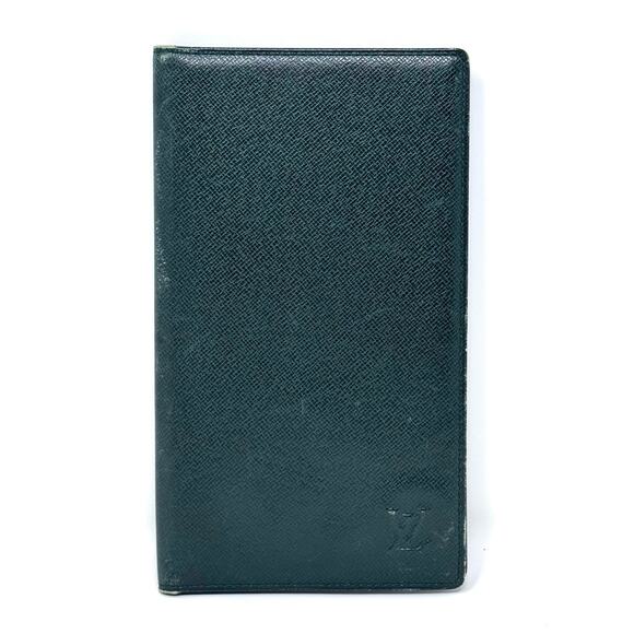 Louis Vuitton Dark Green Taiga Long Wallet - Picture 1 of 15